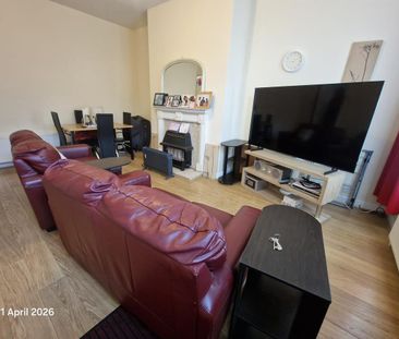 Vinery View, Leeds - Photo 1