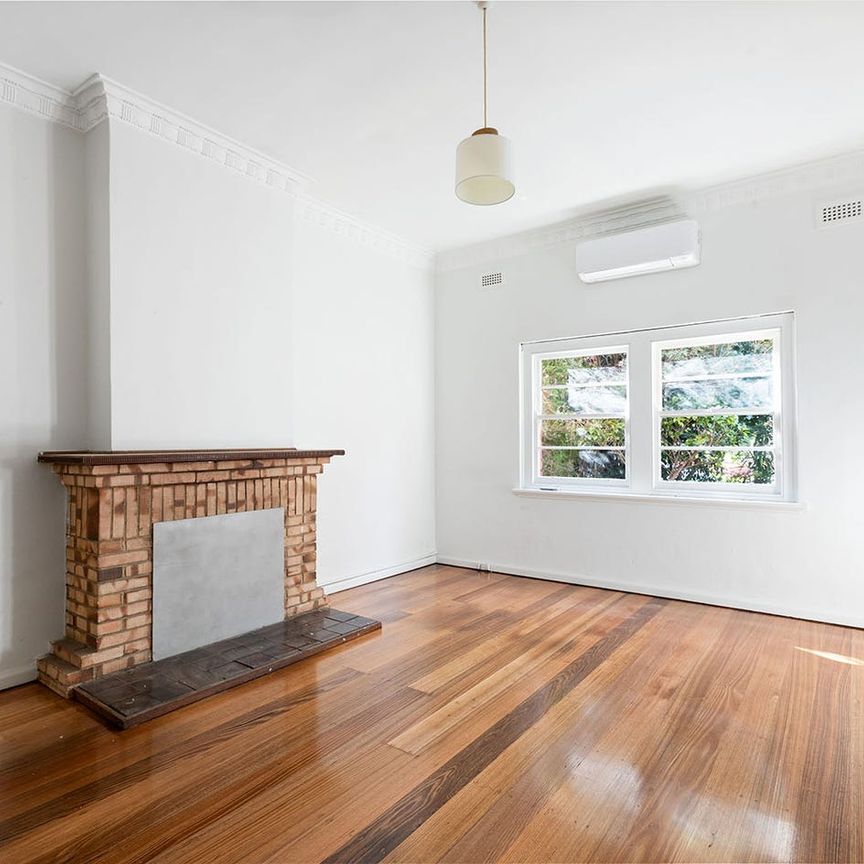 COSY HOME - RENOVATED - Photo 1