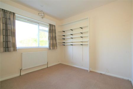 4 bedroom detached house to rent - Photo 3