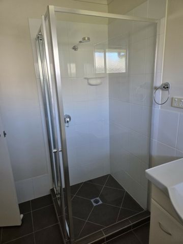 SPACIOUS, LOW-SET & READY TO ENJOY � MOORE PARK BEACH GEM - Photo 4