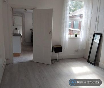 2 bedroom semi-detached house to rent - Photo 6
