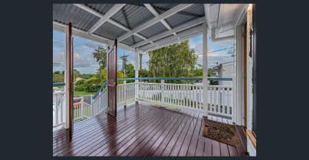 Beautiful Family Home in a Quiet, Leafy Pocket - Photo 5