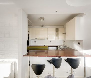 2 Bed Flat - Photo 6