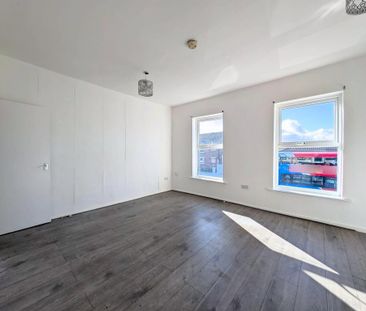 3 bedroom apartment to rent - Photo 3