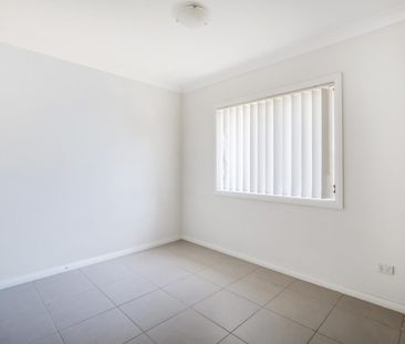 Tidy Granny Flat in a good location! - Photo 3