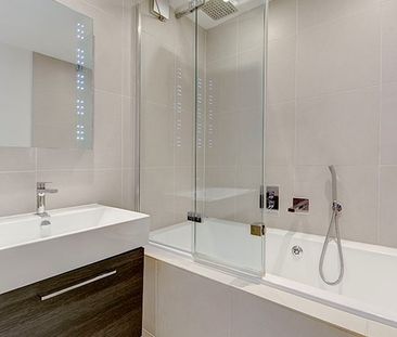 Fulham Road - Photo 1