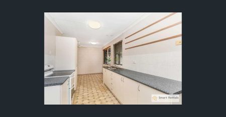 Comfortable Family Living in Convenient Condon - Photo 4