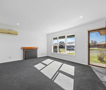 Neat Home in Convenient Wendouree Location - Photo 2
