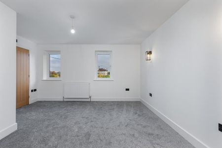 5 bedroom detached house to rent - Photo 3