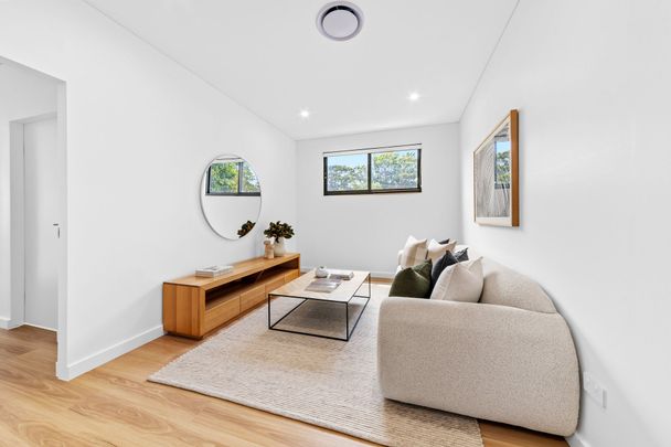 Where Coastal Calm Meets Contemporary Luxury - Photo 1