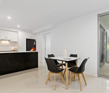 Well-Designed, Low-Maintenance Apartment Close to Everything - Photo 3