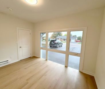 For Lease - 741 Proctor Road Unit# Main, Burlington, Ontario - Photo 5