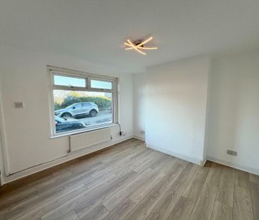 2 bedroom end of terrace house to rent - Photo 4