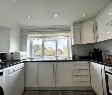 2 bedroom maisonette to rent - Photo 3