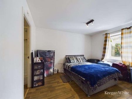 Spring Gardens Road - Bed Bath - Great Location, HP13 - Photo 5