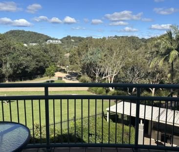 Fully Furnished Top-Floor Apartment in Currumbin Sands – Beachside ... - Photo 3