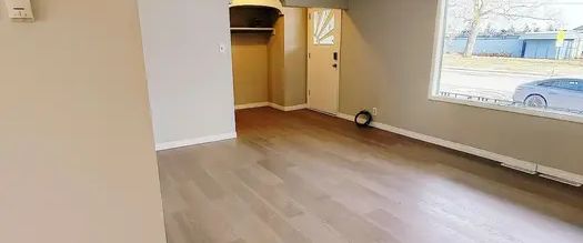 Charming 2-Bedroom Upstairs Apartment for Rent! | 1721 39 Street Southeast, Calgary - Photo 1