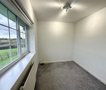 3 bedroom detached house to rent - Photo 2