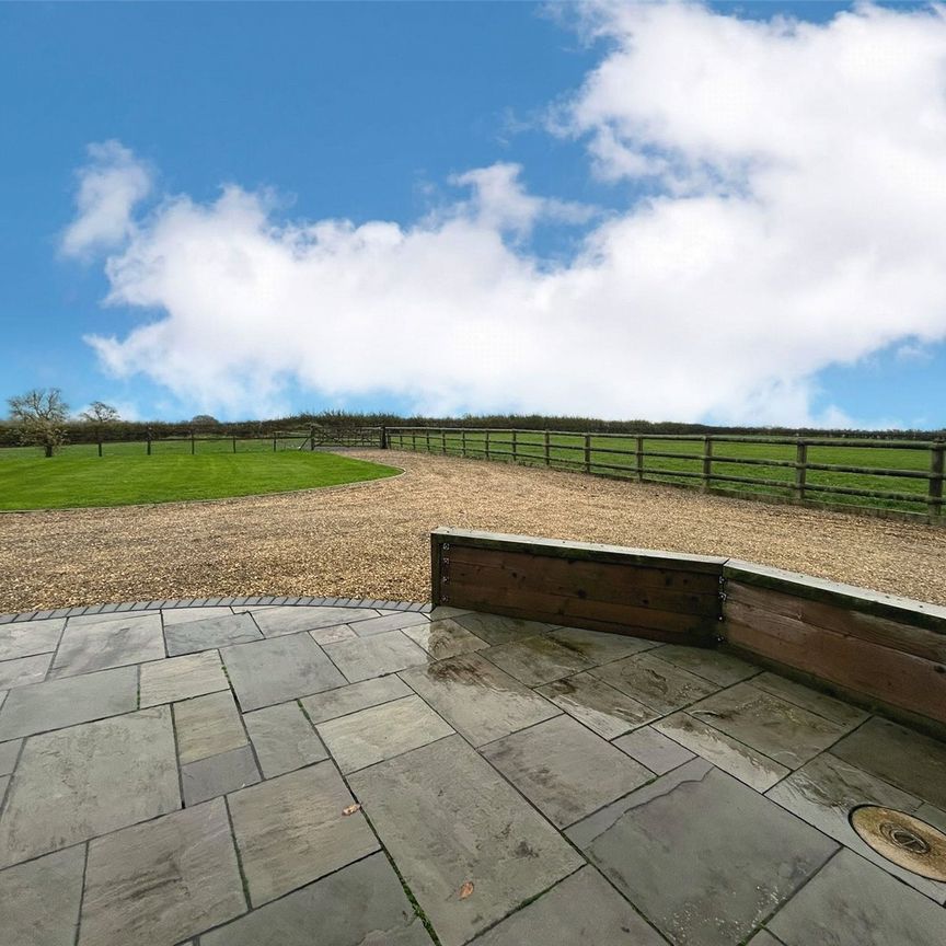 Law Lane, Drayton, Langport, Somerset, TA10 - Photo 1