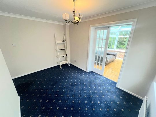 Redwood Drive, Huddersfield - Photo 1