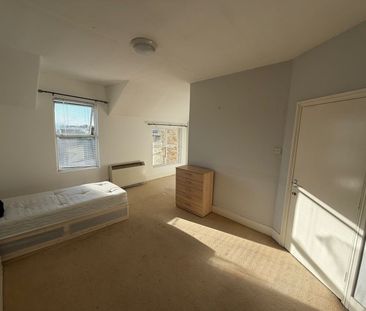 Studio Flat, Beckenham Road, BR3 - Photo 2