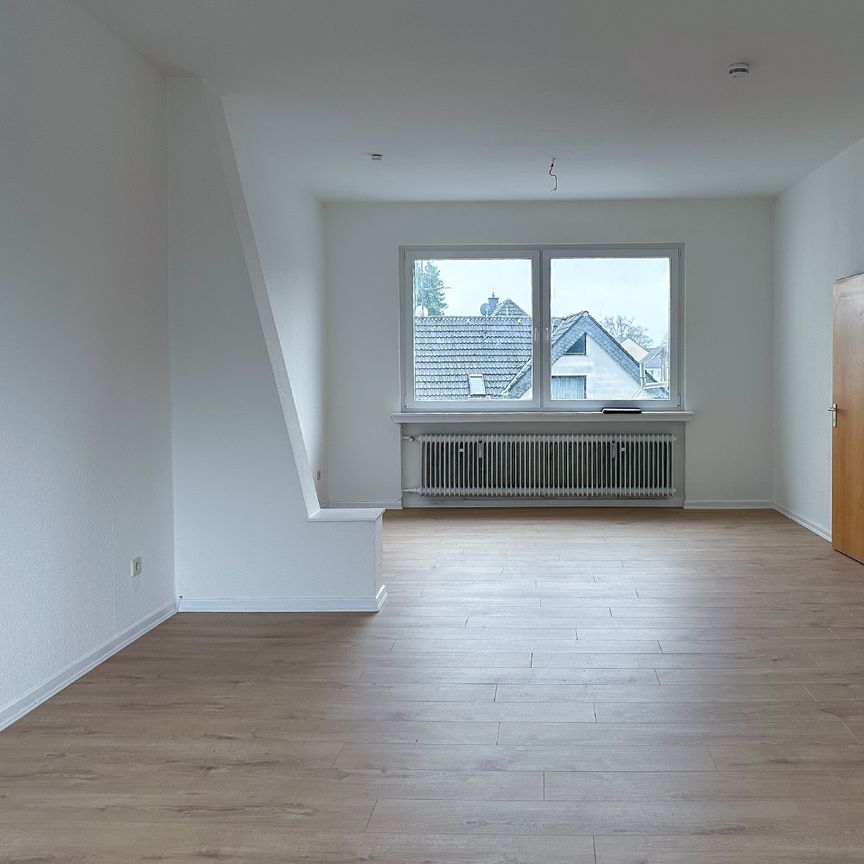 Sofort bezugsbereit: Wunderschöne, lichtduchflutete Wohnung im ruhigen Wohnhaus - Photo 1