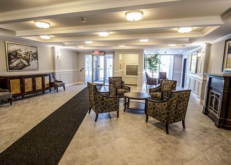 Villa Park Place - Photo 2