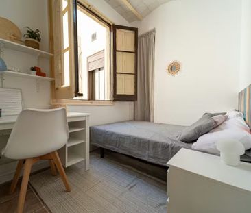 Carrer de Santa Anna, Barcelona, Catalonia 08002 - Photo 5