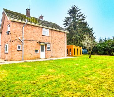 3 bedroom detached house to rent - Photo 2