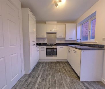 3 bedroom semi-detached house to rent - Photo 5