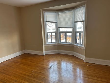 For Lease - 176 Westmount Avenue, Toronto, Ontario - Photo 2