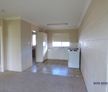 Central Location, Short Walk to Tamworth St Shops - Photo 6