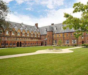 Stylish one bedroom apartment retaining the impressive character of... - Photo 1