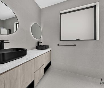 Exceptional 4-Bedroom Home in Craigieburn - Light, Space & Style - Photo 5