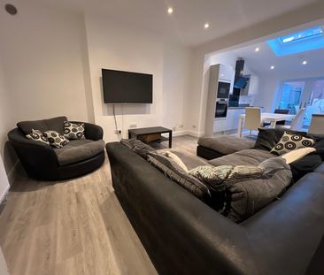 Room in a Shared House, Harrington Drive, NG7 - Photo 4