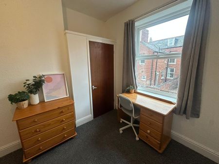 5 bedroom house to rent - Photo 2