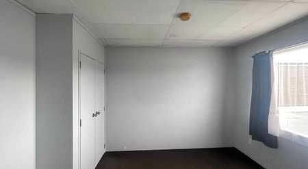 Charming 3-Bedroom Home - Photo 4