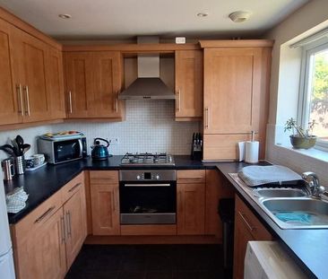 3 bedroom semi-detached house to rent - Photo 6