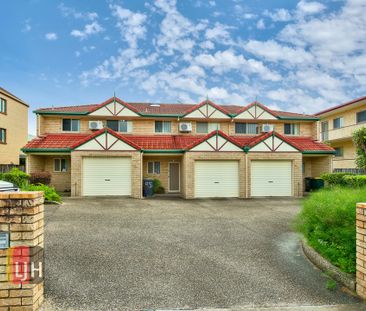 2 BEDROOM TOWNHOUSE WITH COURTYARD MAINTENANCE INCLUDED! - Photo 6