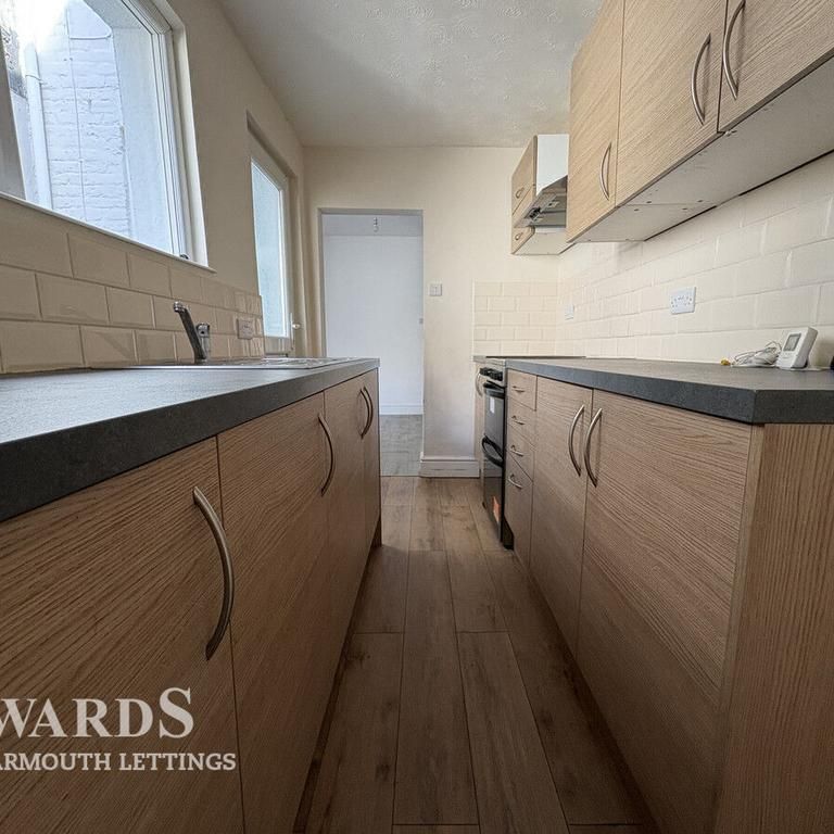 3 bedroom terraced house to rent - Photo 1
