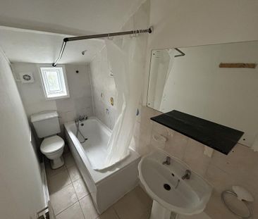 2 bedroom ground floor flat to rent - Photo 3