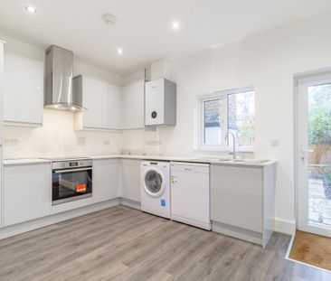 Merton Road, London, SW19 - Photo 2
