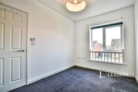 3 bedroom house to rent Manchester, M19 - Photo 3