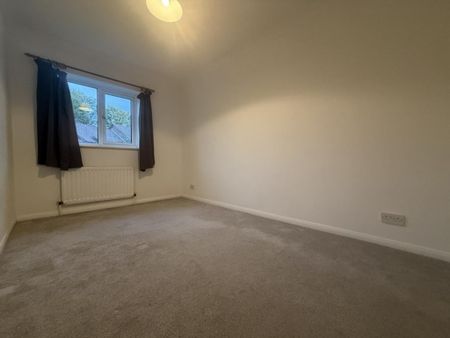 3 bedroom end of terrace house to rent - Photo 3
