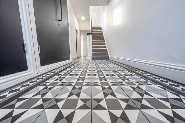 Manor Road, Beckenham, BR3 - Photo 1