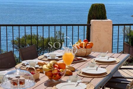 Exceptionnel : villa pied dans l'eau à Theoule-sur-Mer - Photo 5