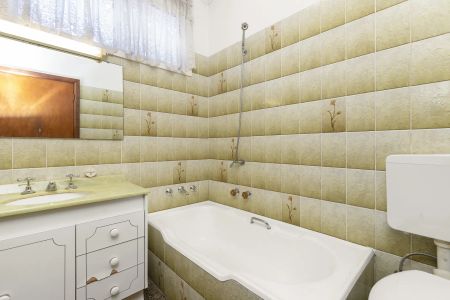 Comfortable Family Living in a Prime Location - Photo 4