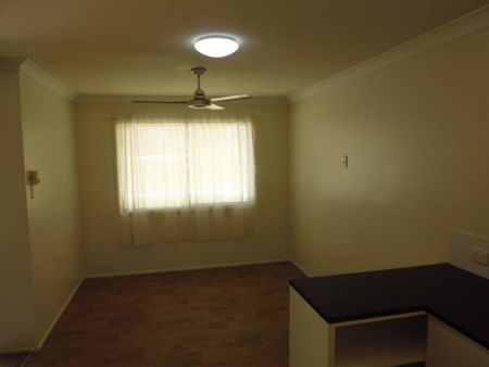 Charming 2-Bedroom House in Cooroy - Photo 4