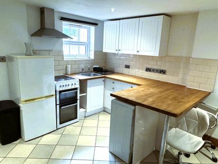 2 bedroom flat to rent - Photo 5