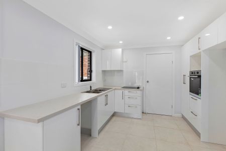 Brand New Luxury 3 Bedroom Townhouse - Photo 2